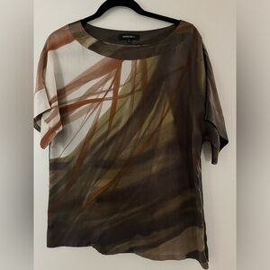 Brown blouse with a design